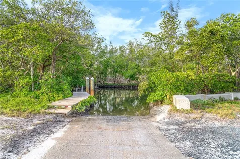 724 Bayshore Drive Terra Ceia FL 34250
