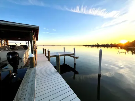 724 Bayshore Drive Terra Ceia FL 34250