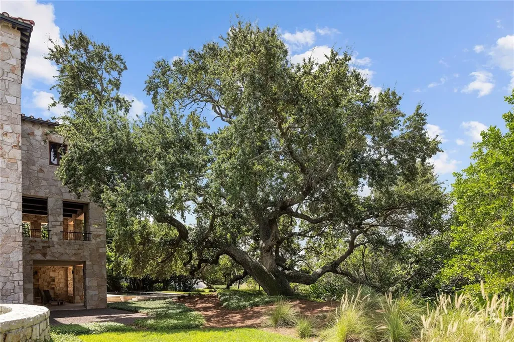 1571 Oceanview Drive St Petersburg FL 33715