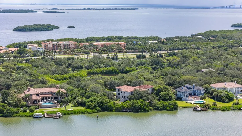 1571 Oceanview Drive St Petersburg FL 33715