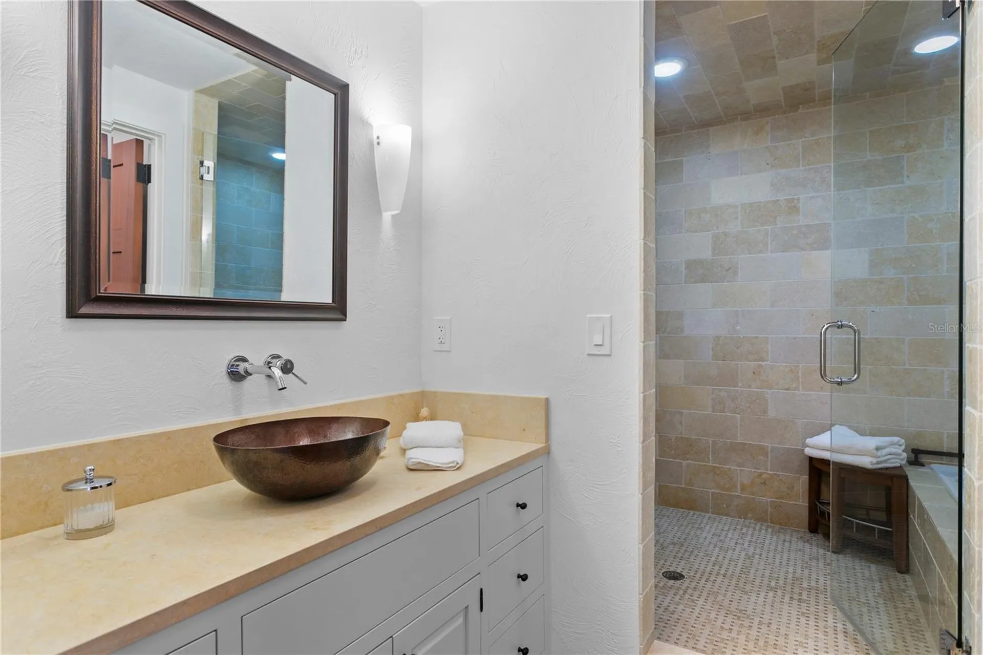 1571 Oceanview Drive St Petersburg FL 33715