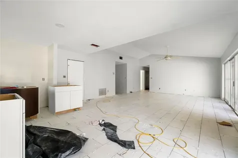 9405 Holbrook Drive Orlando FL 32817