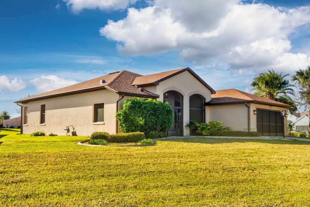 27507 Pine Straw Road Leesburg FL 34748