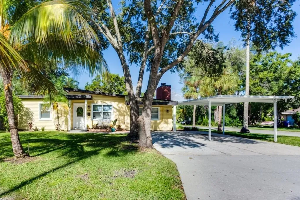 4246 Helena Street NE St Petersburg FL 33703