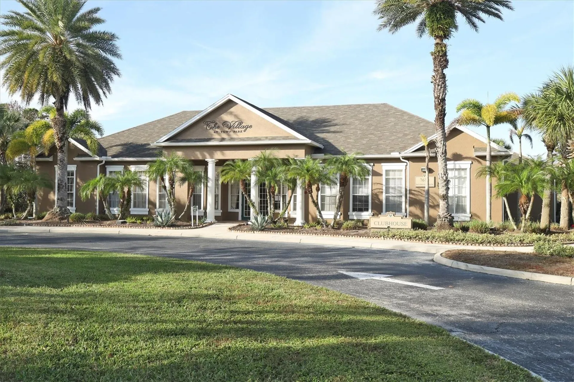8932 Manor Loop Lakewood Ranch FL 34202
