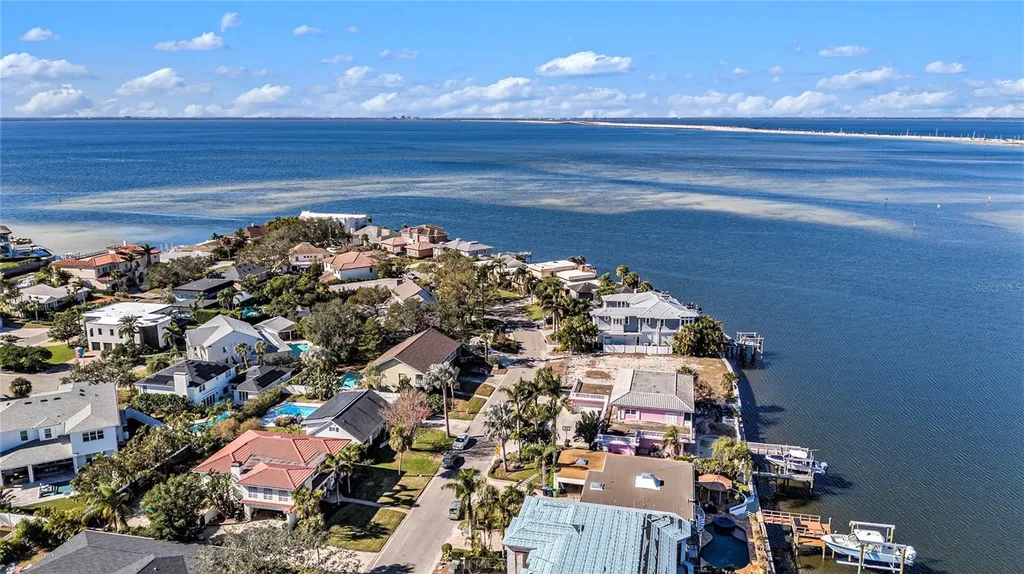5123 W Neptune Way Tampa FL 33609