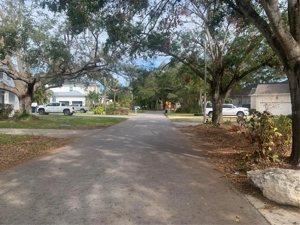 5123 W Neptune Way Tampa FL 33609