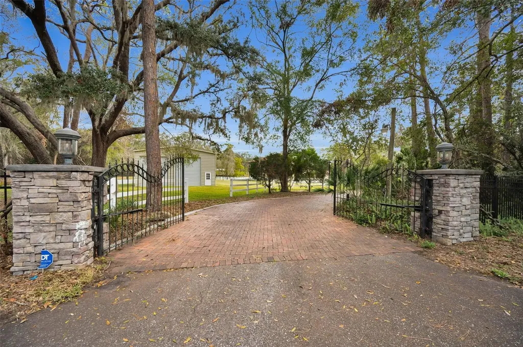 249 Dogwood Trace Tarpon Springs FL 34688