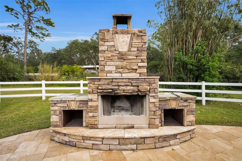 249 Dogwood Trace Tarpon Springs FL 34688