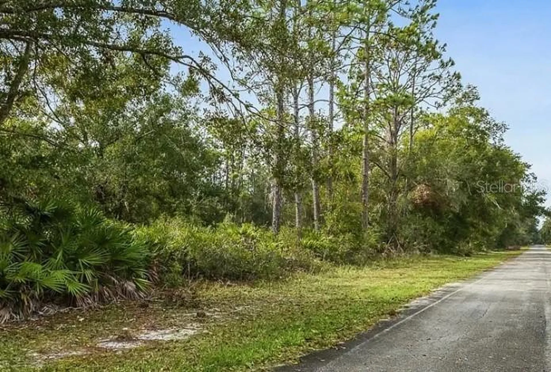 915 Indian Lake Drive Indian Lake Estates FL 33855