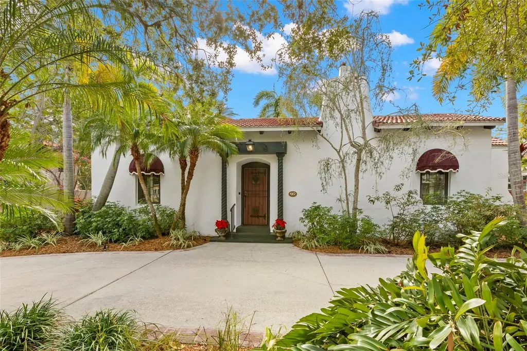 706 15th Avenue NE St Petersburg FL 33704
