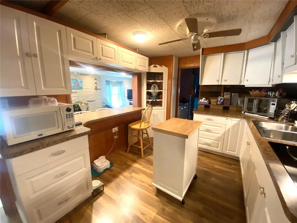 2307 New York Avenue Bradenton FL 34207