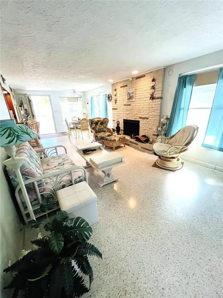 2307 New York Avenue Bradenton FL 34207
