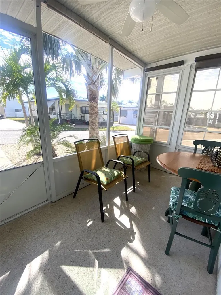 2307 New York Avenue Bradenton FL 34207