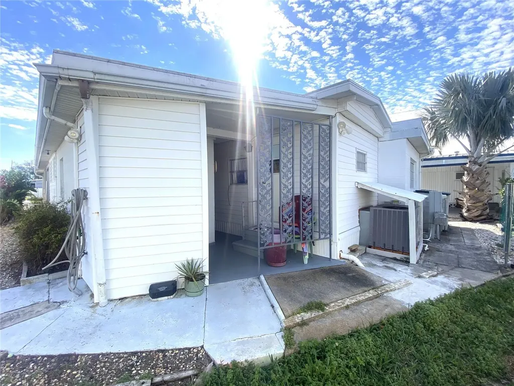 2307 New York Avenue Bradenton FL 34207