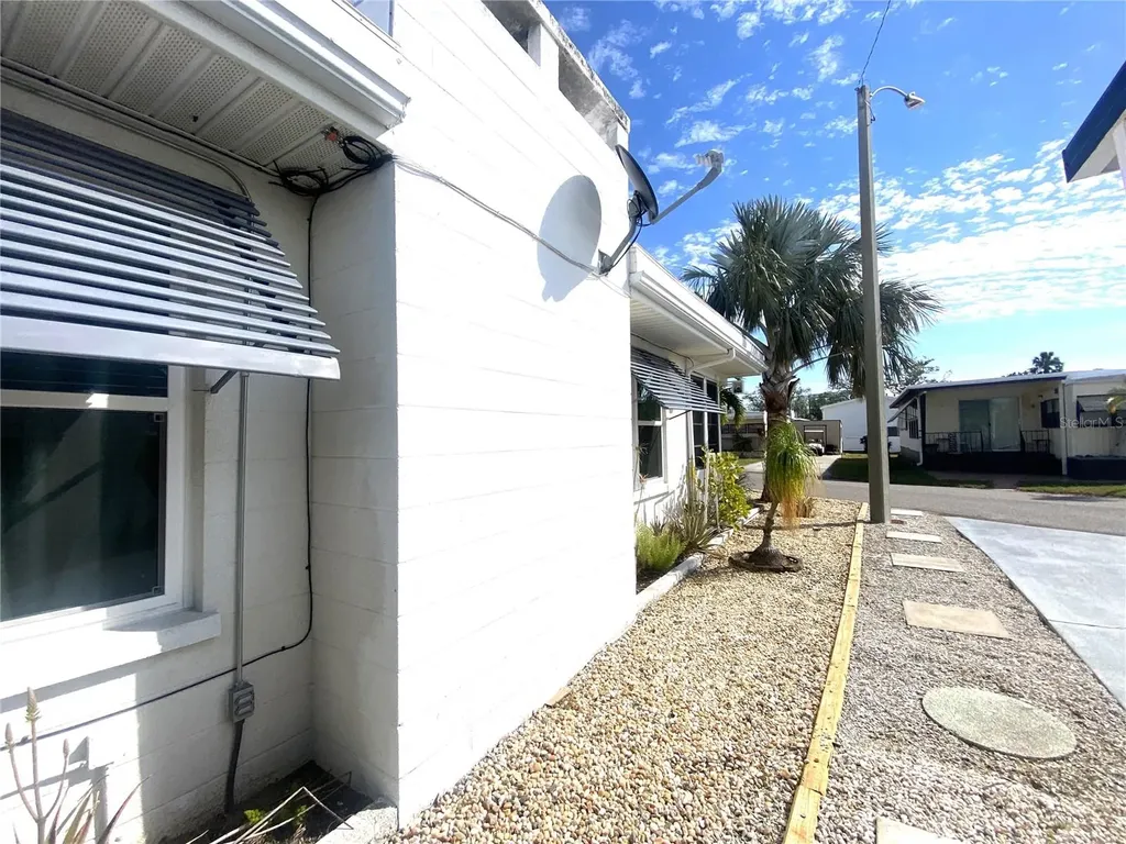 2307 New York Avenue Bradenton FL 34207