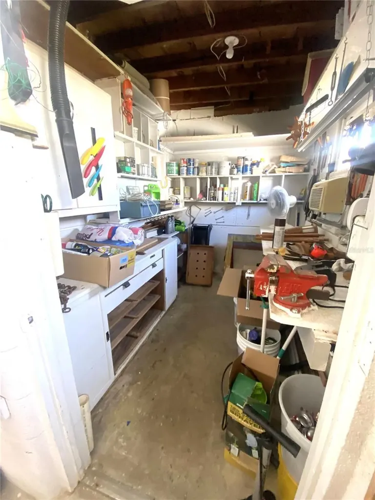 2307 New York Avenue Bradenton FL 34207