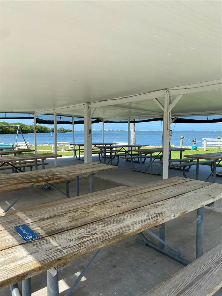 2307 New York Avenue Bradenton FL 34207