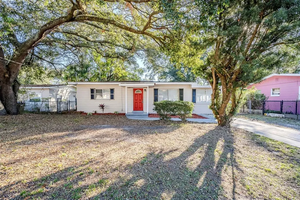 5216 Montague Place Orlando FL 32808