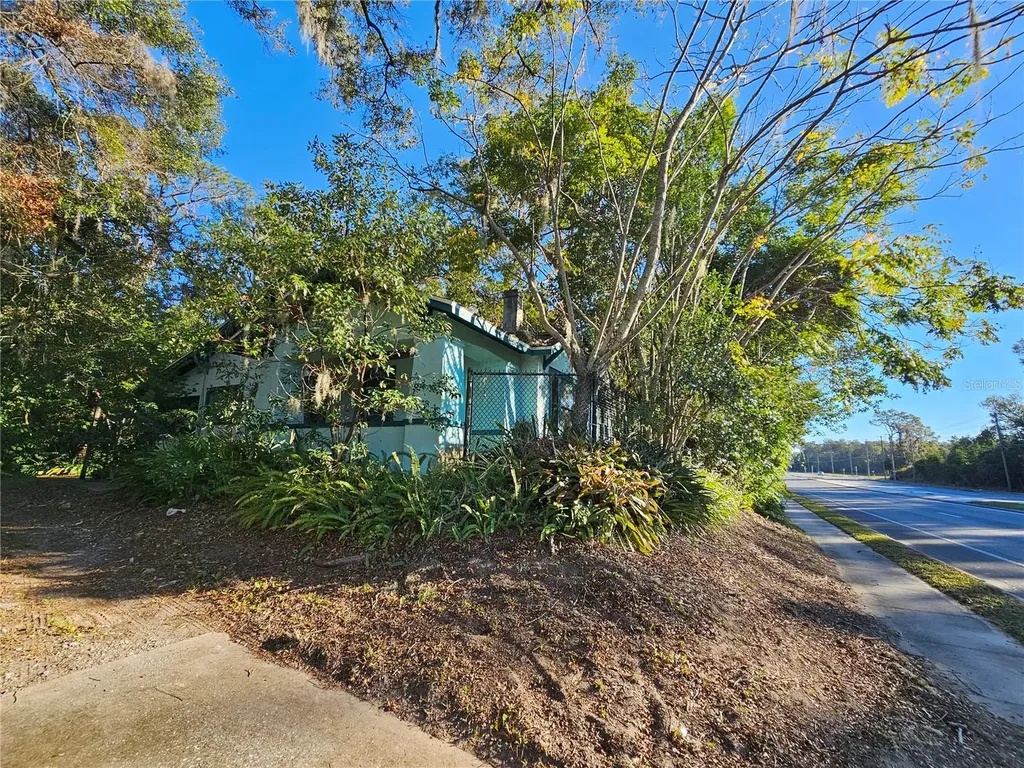 1937 N Spring Garden Avenue Deland FL 32720