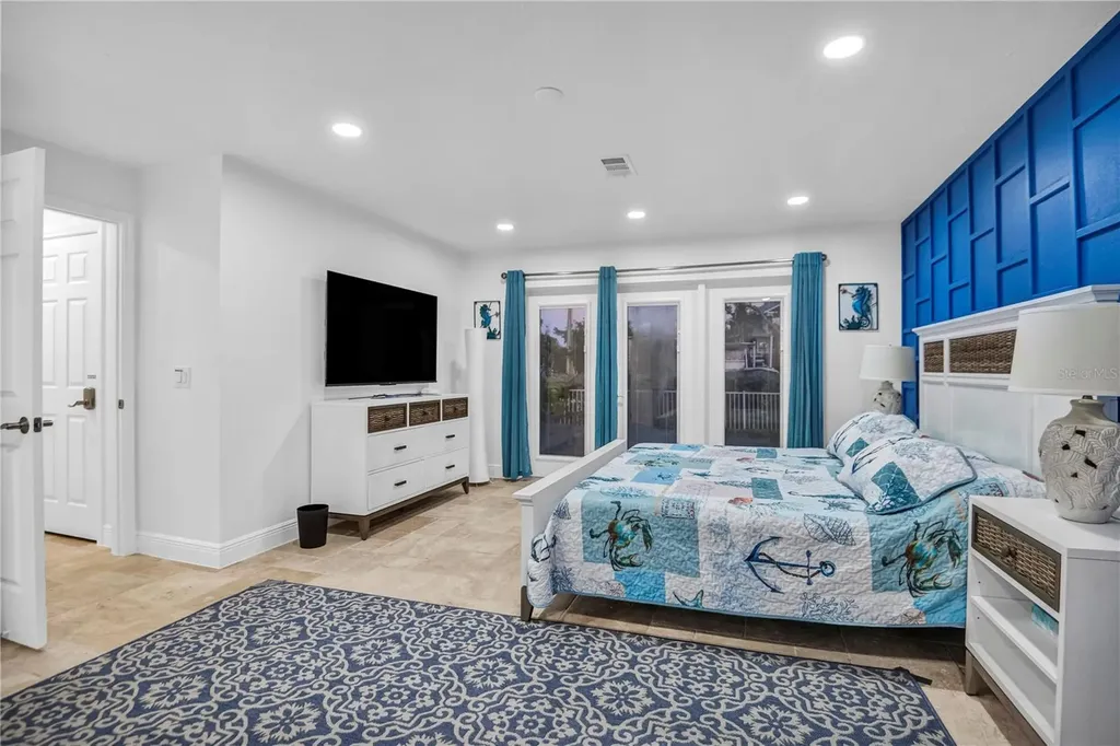 31 Lands End Lane Sarasota FL 34242