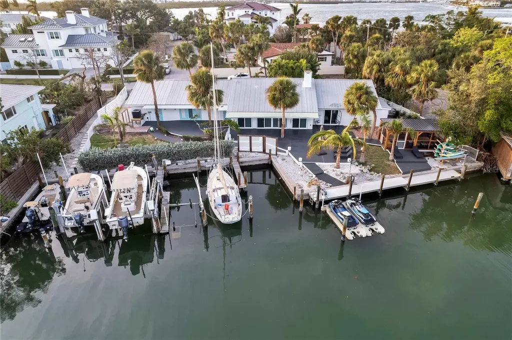 31 Lands End Lane Sarasota FL 34242