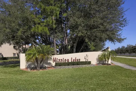 380 Three Lakes Lane Venice FL 34285