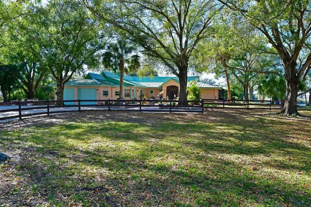 6418 13th Street Court E Bradenton FL 34203