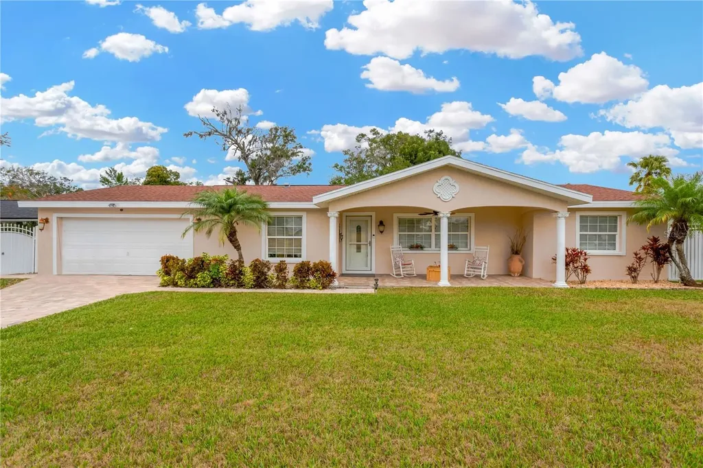 807 Greenwood Court Brandon FL 33511