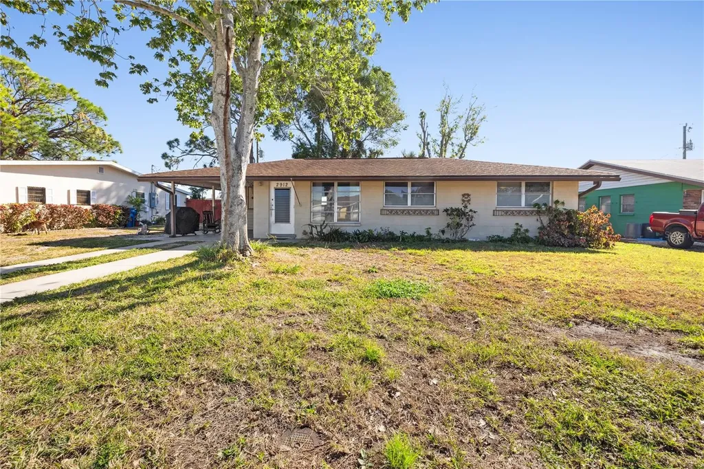 2912 Bayshore Gardens Parkway Bradenton FL 34207