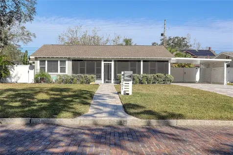 6351 Dartmouth Avenue N St Petersburg FL 33710