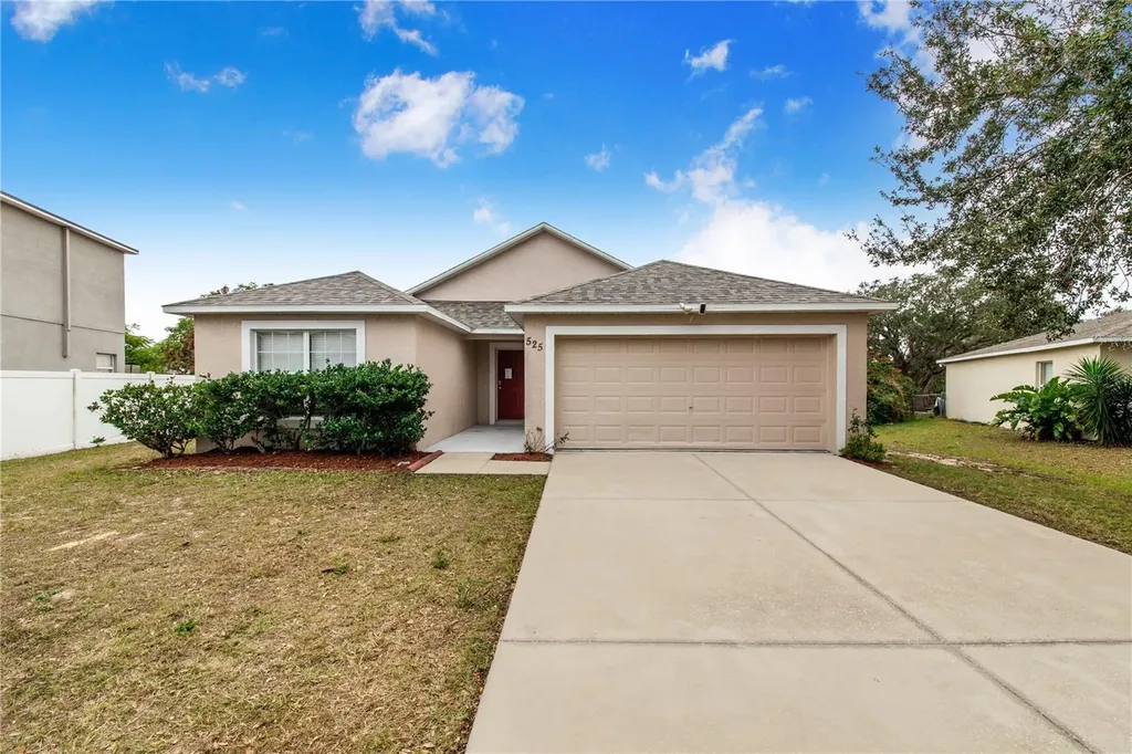 525 Lakeview Court Kissimmee FL 34759