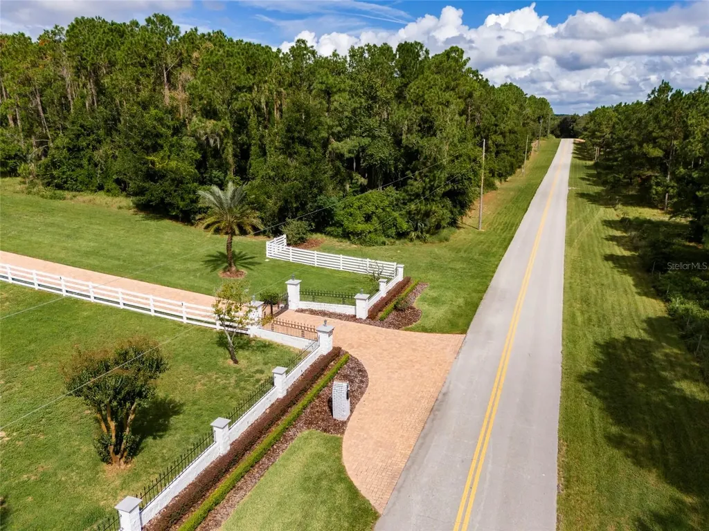11148 Lane Park Road Tavares FL 32778