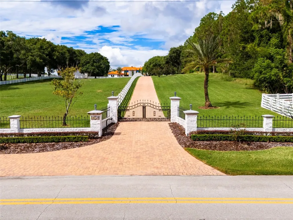 11148 Lane Park Road Tavares FL 32778