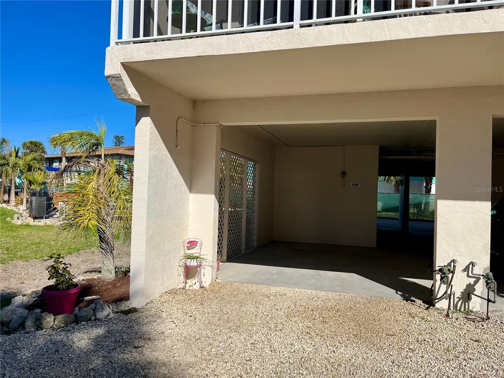 5031 N Beach Road Englewood FL 34223