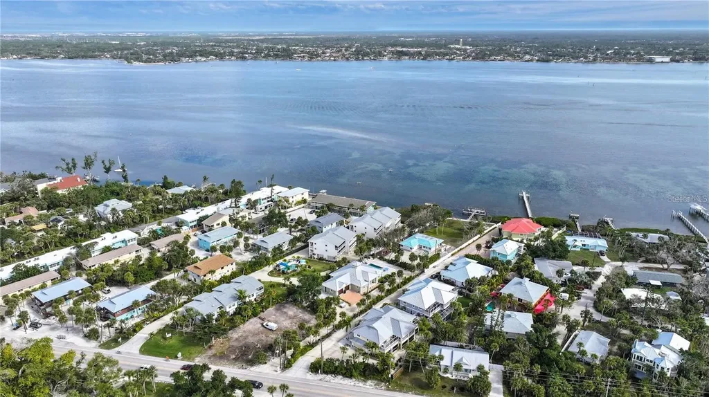 5031 N Beach Road Englewood FL 34223