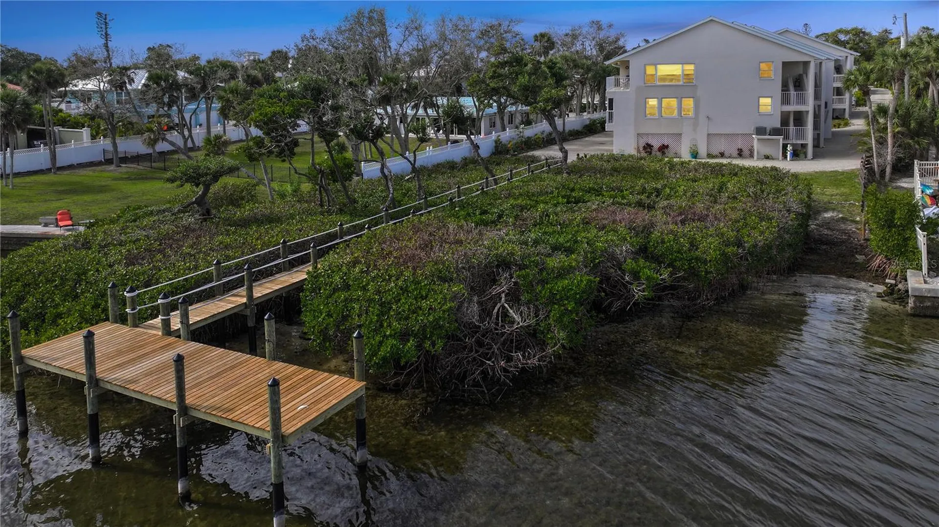 5031 N Beach Road Englewood FL 34223