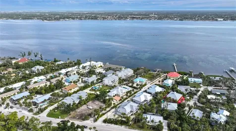 5031 N Beach Road Englewood FL 34223
