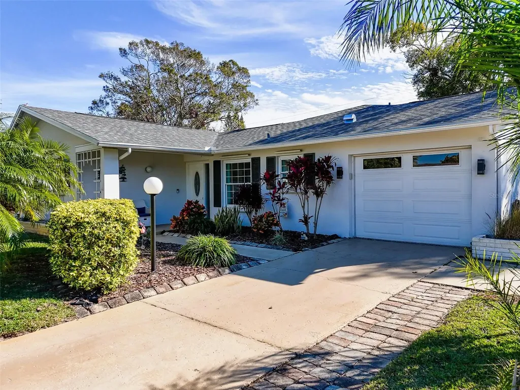 122 Stafford Drive Palm Harbor FL 34684