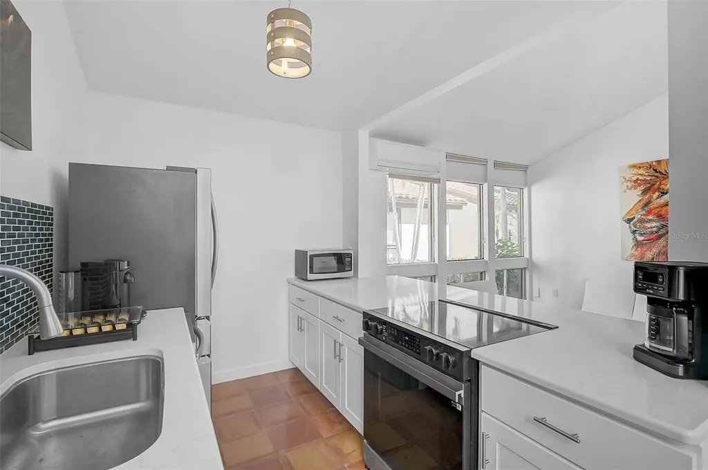 800 S Boulevard Of Presidents Sarasota FL 34236