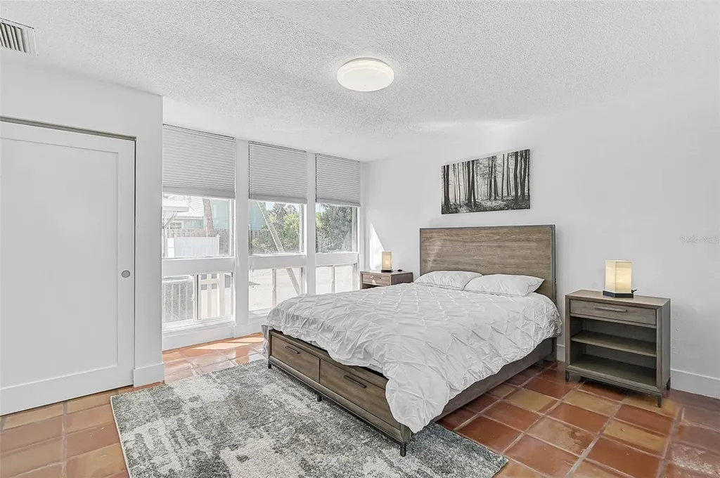 800 S Boulevard Of Presidents Sarasota FL 34236