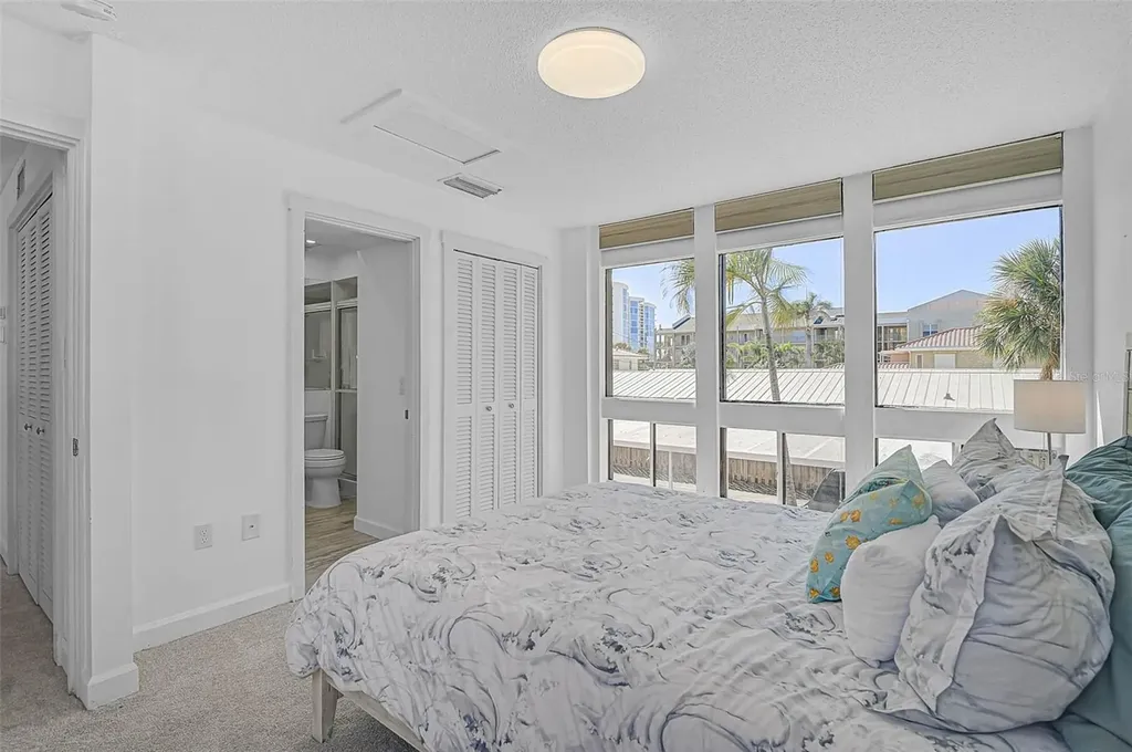 800 S Boulevard Of Presidents Sarasota FL 34236