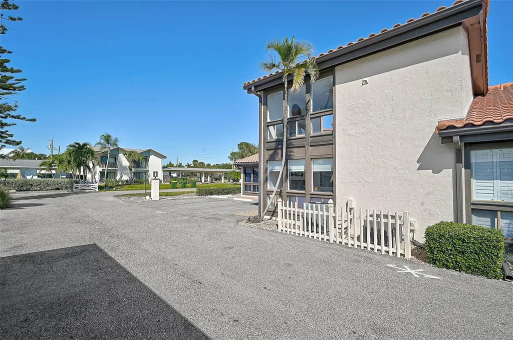 800 S Boulevard Of Presidents Sarasota FL 34236