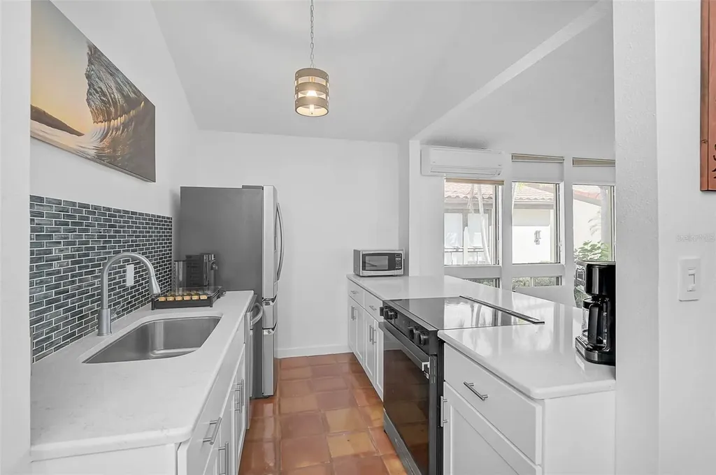 800 S Boulevard Of Presidents Sarasota FL 34236