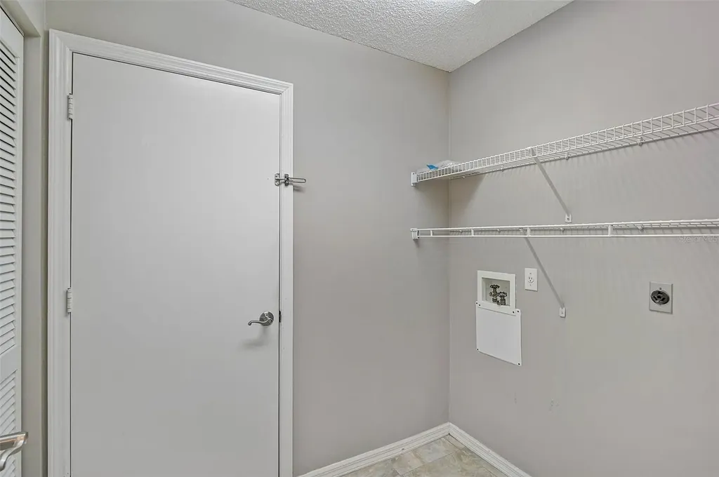 7146 Lakeside Drive Sarasota FL 34243