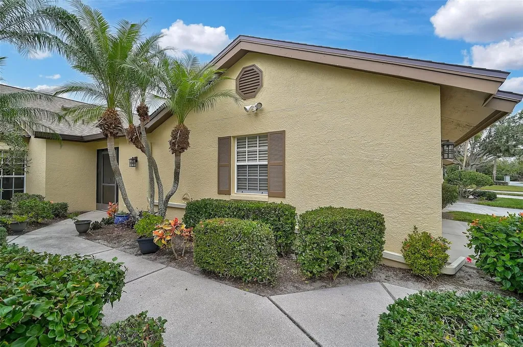 7146 Lakeside Drive Sarasota FL 34243