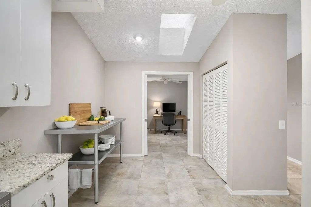 7146 Lakeside Drive Sarasota FL 34243