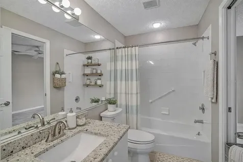 7146 Lakeside Drive Sarasota FL 34243