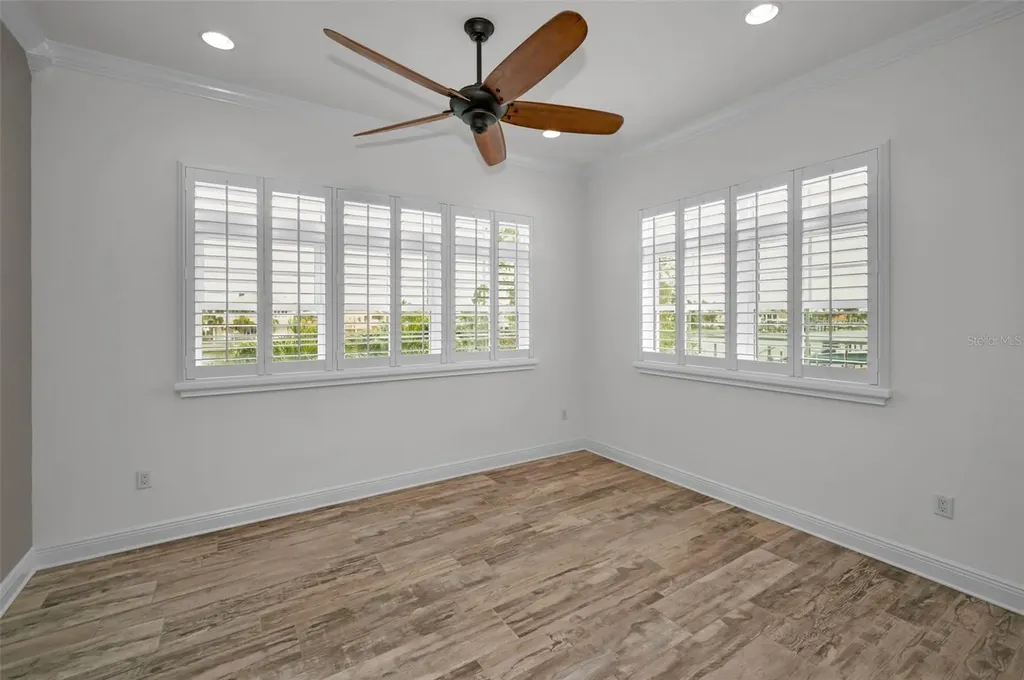 11325 5th Street E Treasure Island FL 33706