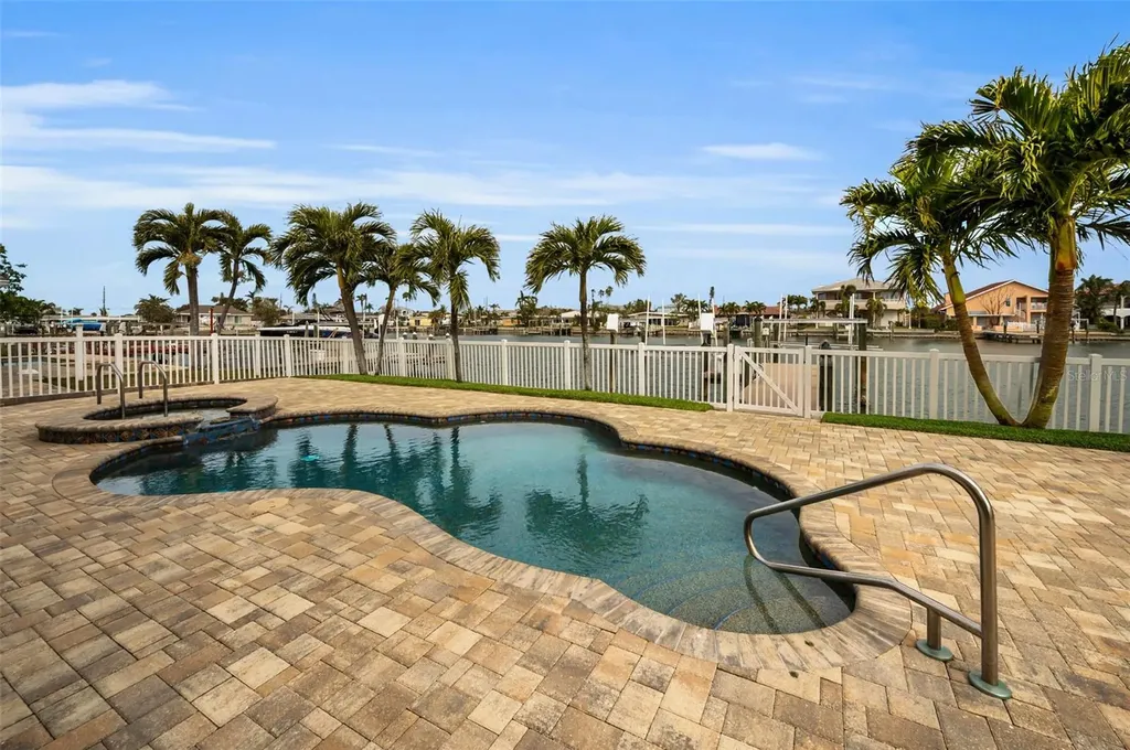 11325 5th Street E Treasure Island FL 33706